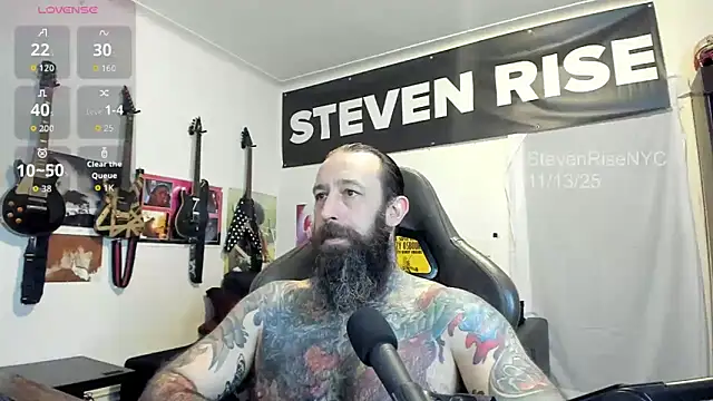 Snapshot of StevenRiseNYC chatting on November 14, 2025, 1:37 am StevenRiseNYC online show from November 14, 2025, 1:37 am