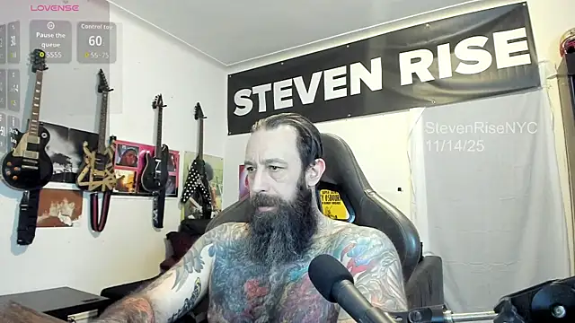 Snapshot of StevenRiseNYC chatting on November 14, 2025, 1:43 pm StevenRiseNYC online show from November 14, 2025, 1:43 pm