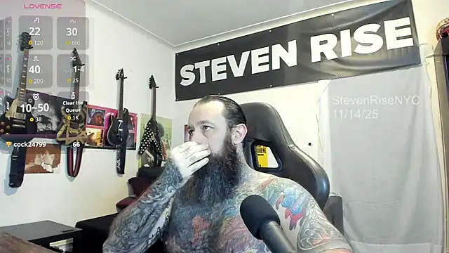 Snapshot of StevenRiseNYC chatting on November 15, 2025, 2:31 am StevenRiseNYC online show from November 15, 2025, 2:31 am