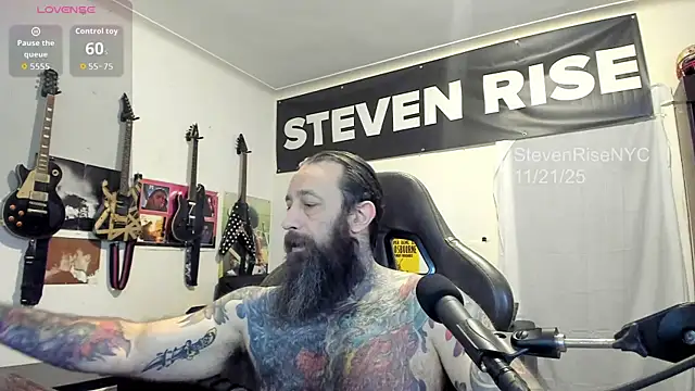 Snapshot of StevenRiseNYC chatting on November 21, 2025, 2:16 pm StevenRiseNYC online show from November 21, 2025, 2:16 pm