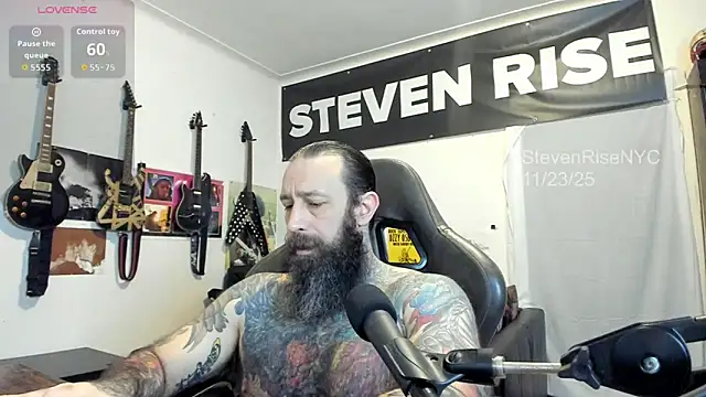 Snapshot of StevenRiseNYC chatting on November 23, 2025, 11:59 pm StevenRiseNYC online show from November 23, 2025, 11:59 pm
