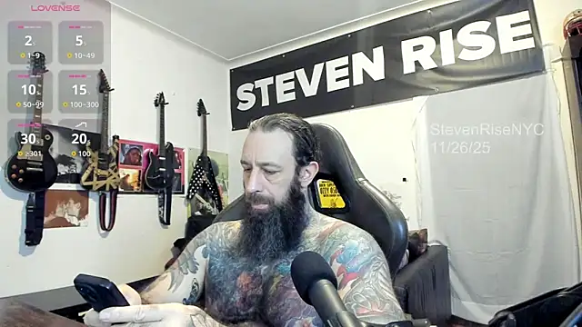Snapshot of StevenRiseNYC chatting on November 26, 2025, 12:06 pm StevenRiseNYC online show from November 26, 2025, 12:06 pm