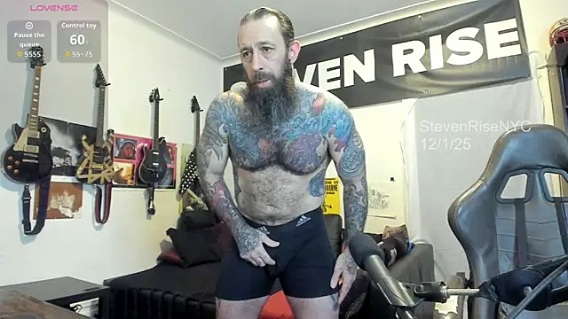 Snapshot of StevenRiseNYC chatting on December 2, 2025, 1:33 am StevenRiseNYC online show from December 2, 2025, 1:33 am