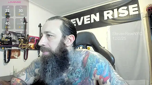 Snapshot of StevenRiseNYC chatting on December 3, 2025, 1:57 am StevenRiseNYC online show from December 3, 2025, 1:57 am