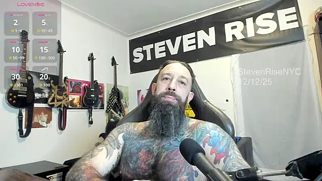 Snapshot of StevenRiseNYC chatting on December 13, 2025, 10:48 pm StevenRiseNYC online show from December 13, 2025, 10:48 pm