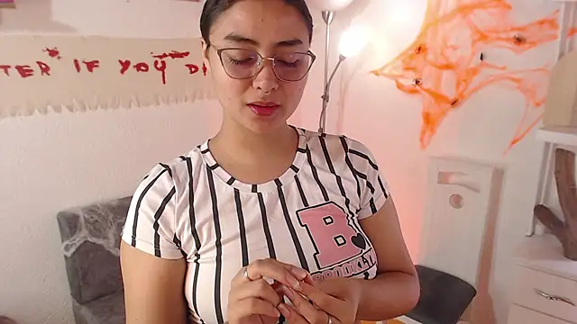  Kim  M online show from October 25, 2025, 3:07 pm