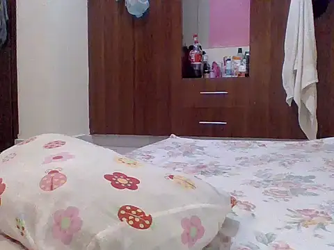 sweet-fancy online show from October 28, 2025, 7:16 pm