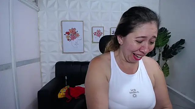 Valentinaa mature online show from February 24, 2025, 8:58 pm