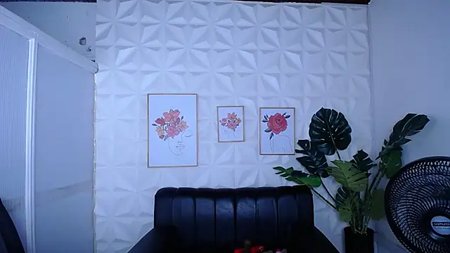 Valentinaa mature online show from September 23, 2025, 10:24 pm