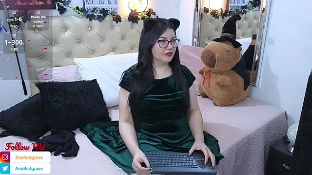 AnnaRedgrave online show from November 23, 2025, 8:25 am