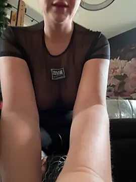 Bella-Tight online show from November 20, 2025, 9:20 am