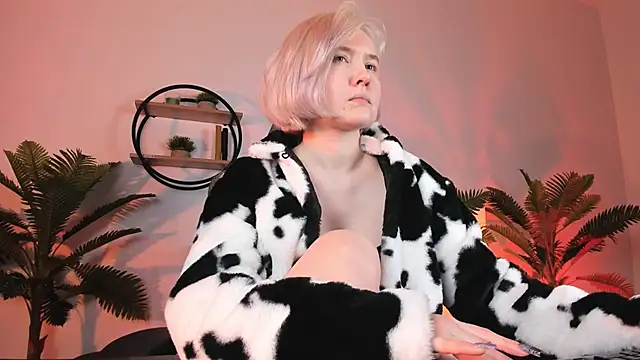 ReiYosimoto online show from December 19, 2024, 11:39 am