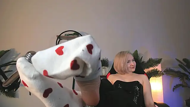 ReiYosimoto online show from December 20, 2024, 12:05 pm