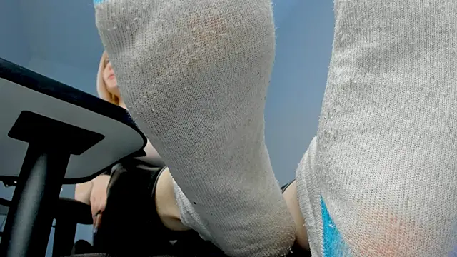 ReiYosimoto online show from January 3, 2025, 3:44 pm