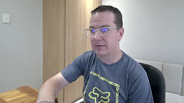 Snapshot of BrettJ81 chatting on December 12, 2024, 2:11 pm BrettJ81 online show from December 12, 2024, 2:11 pm