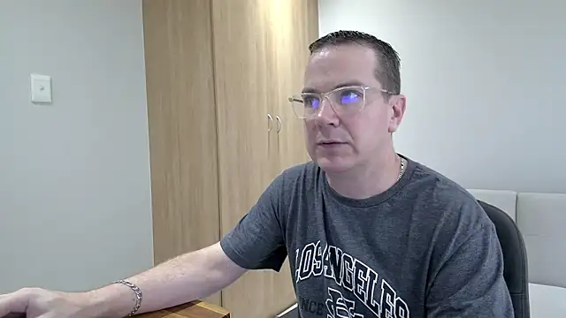 Snapshot of BrettJ81 chatting on March 2, 2025, 1:05 pm BrettJ81 online show from March 2, 2025, 1:05 pm