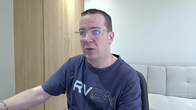Snapshot of BrettJ81 chatting on September 15, 2025, 2:28 pm BrettJ81 online show from September 15, 2025, 2:28 pm