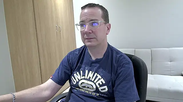 Snapshot of BrettJ81 chatting on September 23, 2025, 3:26 pm BrettJ81 online show from September 23, 2025, 3:26 pm