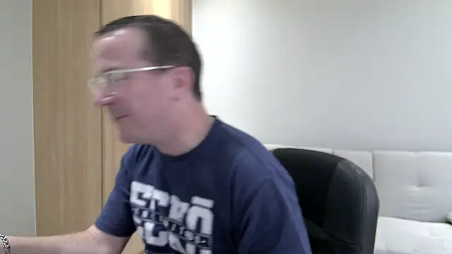 Snapshot of BrettJ81 chatting on October 5, 2025, 2:04 pm BrettJ81 online show from October 5, 2025, 2:04 pm