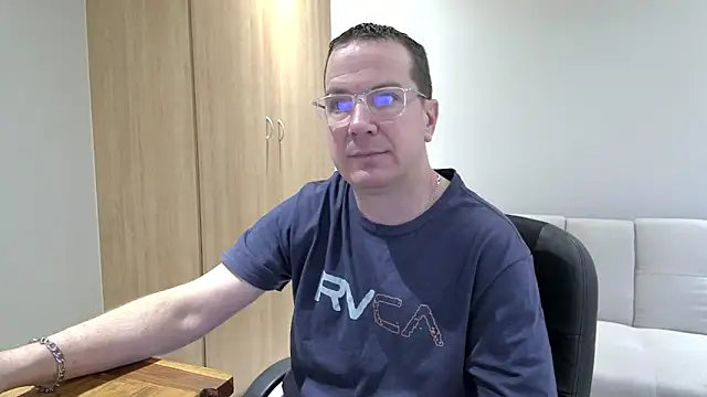 Snapshot of BrettJ81 chatting on October 21, 2025, 3:57 pm BrettJ81 online show from October 21, 2025, 3:57 pm