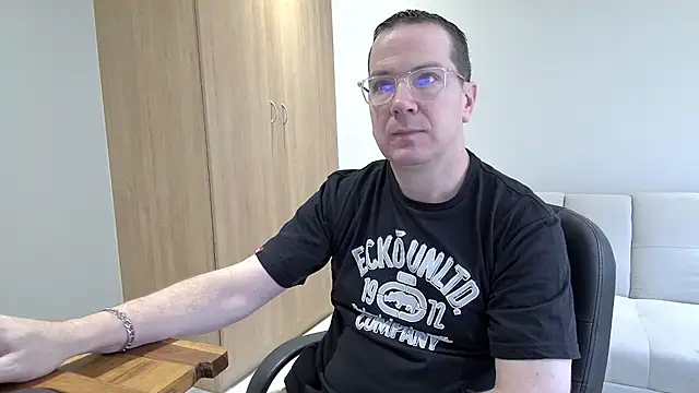 Snapshot of BrettJ81 chatting on October 25, 2025, 10:45 am BrettJ81 online show from October 25, 2025, 10:45 am