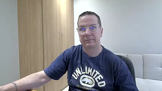 Snapshot of BrettJ81 chatting on November 11, 2025, 3:12 pm BrettJ81 online show from November 11, 2025, 3:12 pm