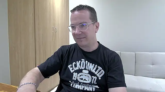 Snapshot of BrettJ81 chatting on November 27, 2025, 1:02 pm BrettJ81 online show from November 27, 2025, 1:02 pm