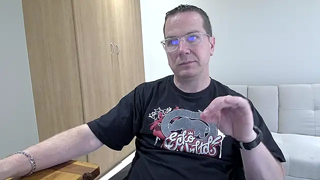 Snapshot of BrettJ81 chatting on November 28, 2025, 1:14 pm BrettJ81 online show from November 28, 2025, 1:14 pm