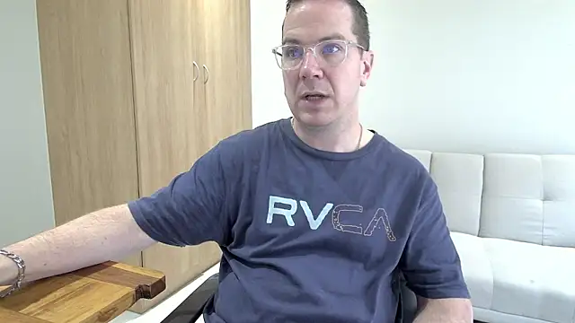 Snapshot of BrettJ81 chatting on November 29, 2025, 9:12 am BrettJ81 online show from November 29, 2025, 9:12 am