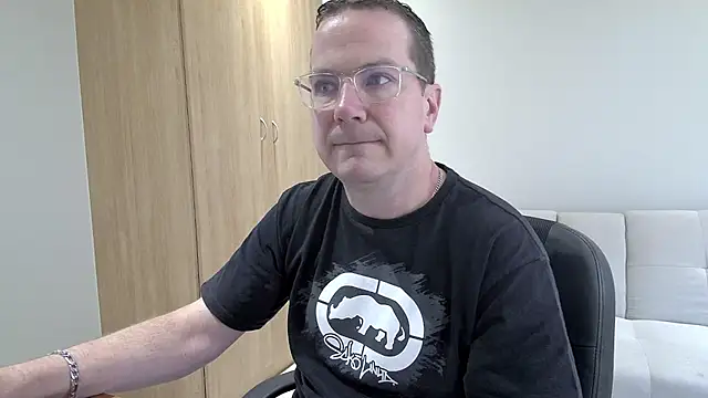 Snapshot of BrettJ81 chatting on December 1, 2025, 9:36 am BrettJ81 online show from December 1, 2025, 9:36 am