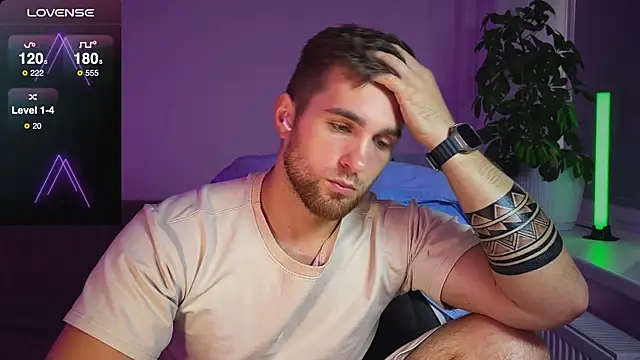 Snapshot of Sweeet__boy chatting on October 21, 2025, 1:12 pm Sweeet boy online show from October 21, 2025, 1:12 pm