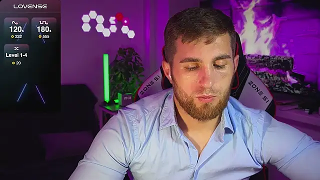 Snapshot of Sweeet__boy chatting on November 9, 2025, 5:33 pm Sweeet boy online show from November 9, 2025, 5:33 pm