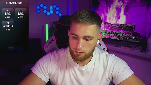 Snapshot of Sweeet__boy chatting on November 14, 2025, 11:02 pm Sweeet boy online show from November 14, 2025, 11:02 pm