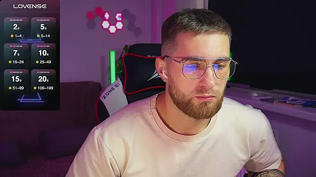 Snapshot of Sweeet__boy chatting on November 17, 2025, 9:15 am Sweeet boy online show from November 17, 2025, 9:15 am