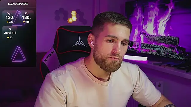 Snapshot of Sweeet__boy chatting on November 22, 2025, 9:03 pm Sweeet boy online show from November 22, 2025, 9:03 pm