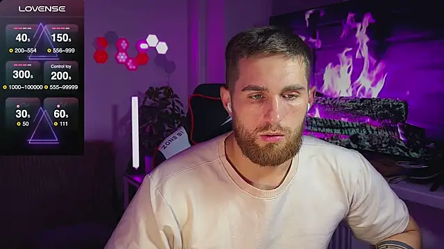 Snapshot of Sweeet__boy chatting on November 24, 2025, 7:57 pm Sweeet boy online show from November 24, 2025, 7:57 pm