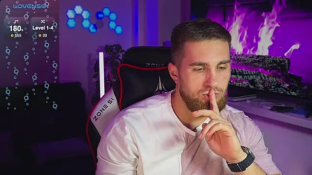 Snapshot of Sweeet__boy chatting on December 15, 2025, 6:45 pm Sweeet boy online show from December 15, 2025, 6:45 pm