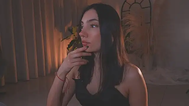 AmyArmstrong online show from September 18, 2025, 12:23 am